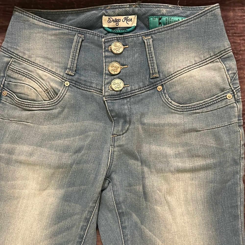Junior Wm, light blue jeans by Indigo Rein
